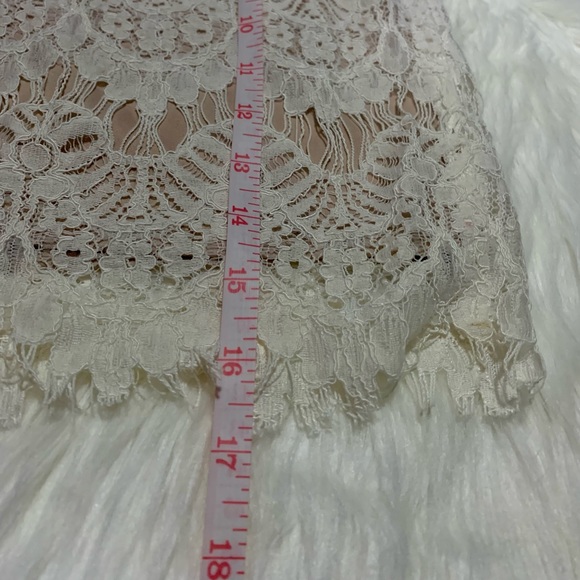 Forever 21 Lace mini skirt - Picture 4 of 5